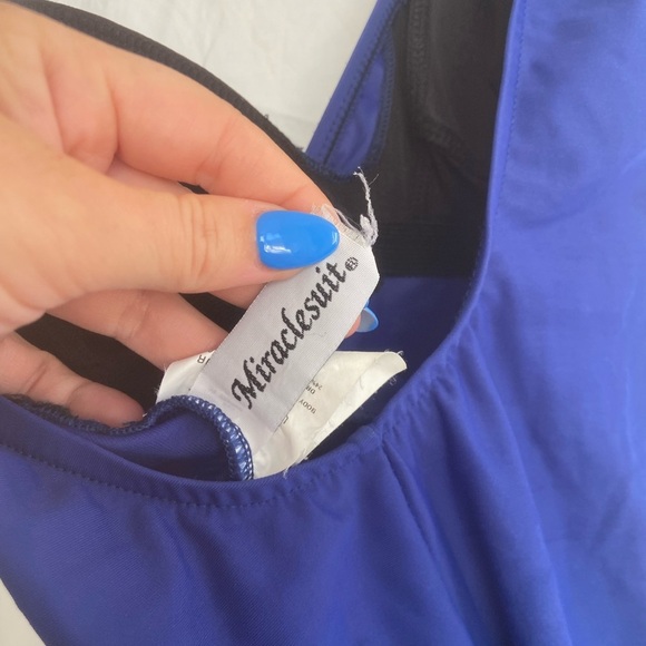 Miraclesuit Blue One Piece with Slimming Ruching Size 10 - Picture 6 of 16